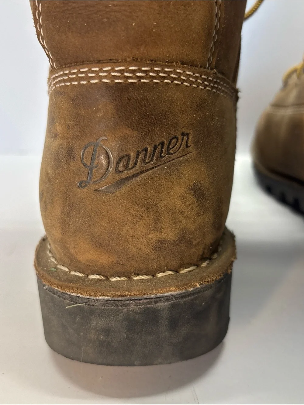 Danner Gritstone men’s 8” size 9 Brown Suede Work Boot with Vibram ASTM F2892-11